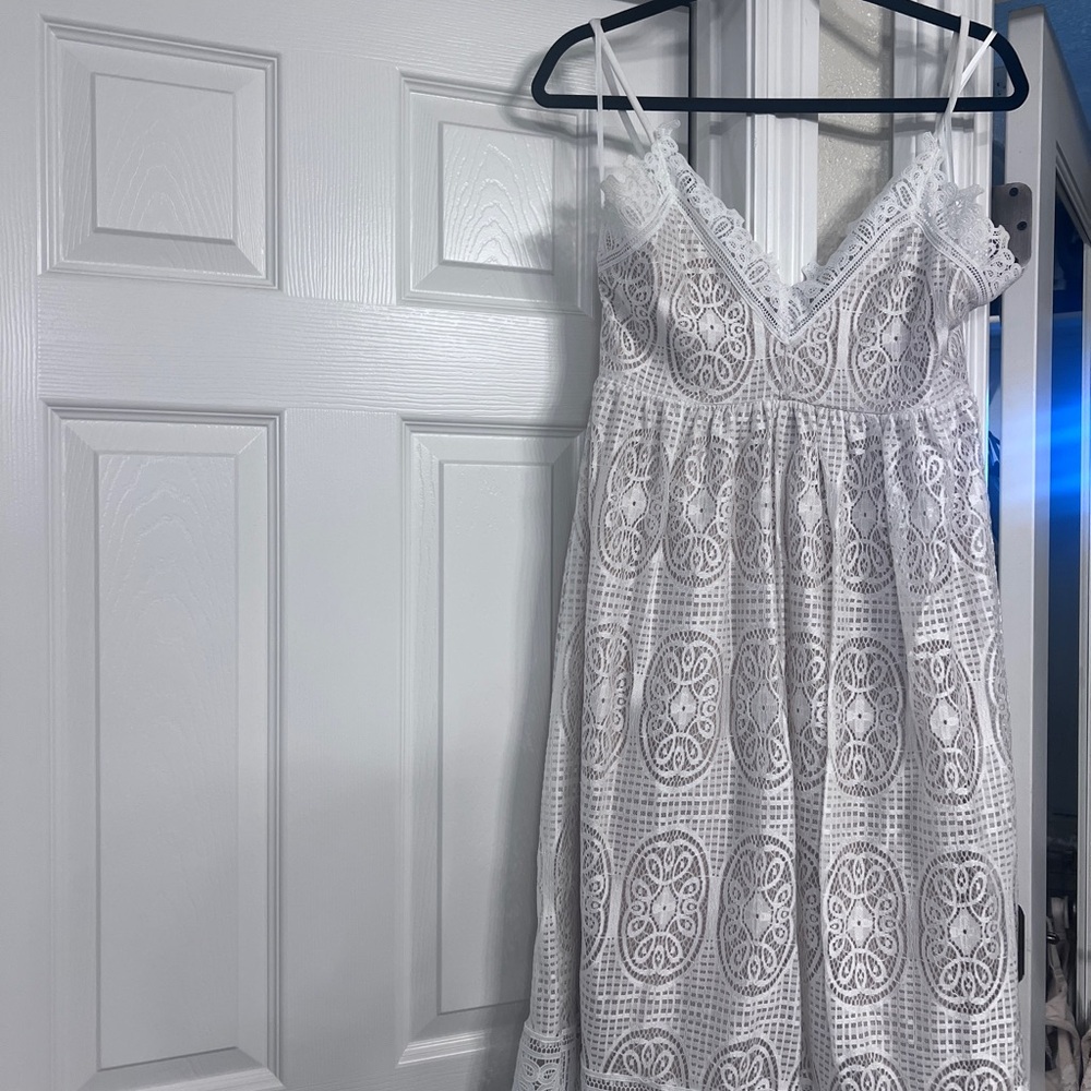 Elegant White Lace Dress